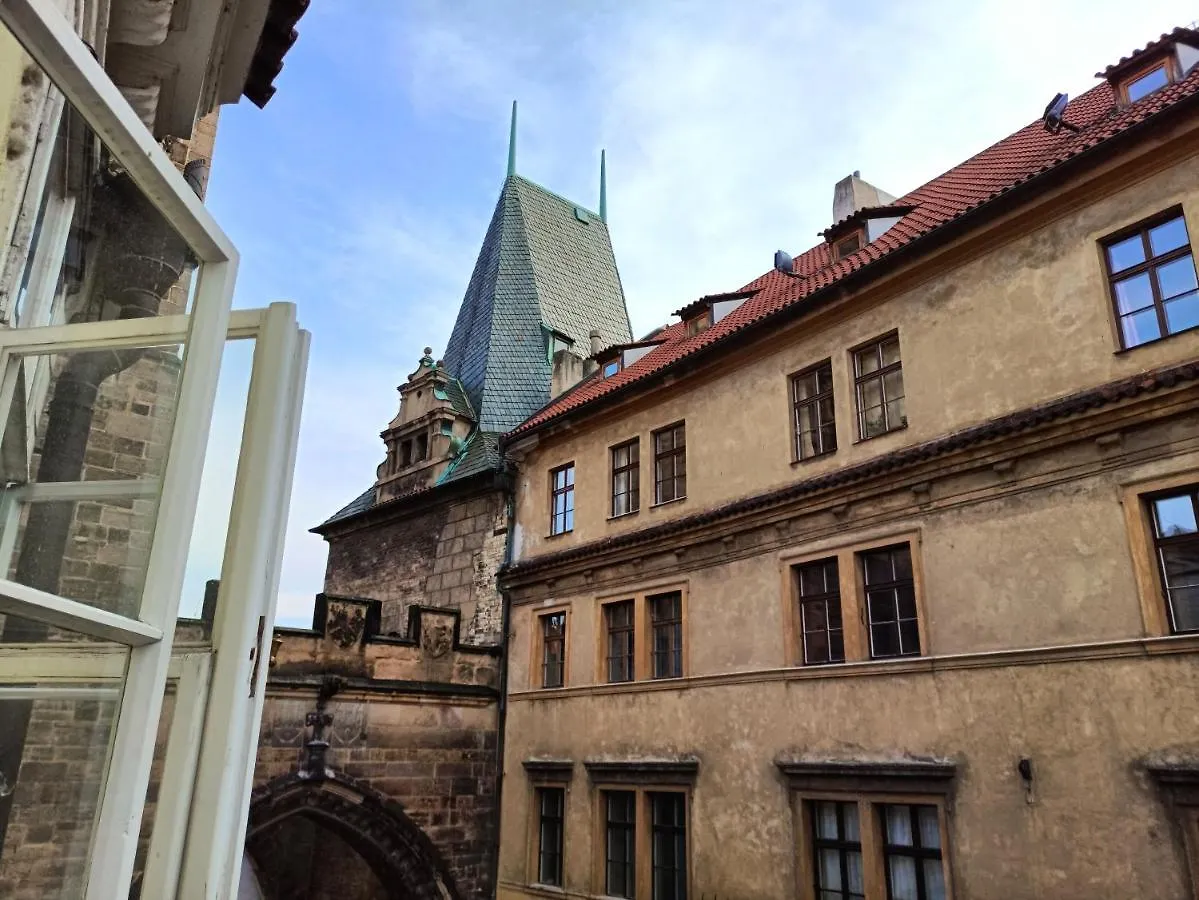 Charles Bridge Hostel & Apartments Прага