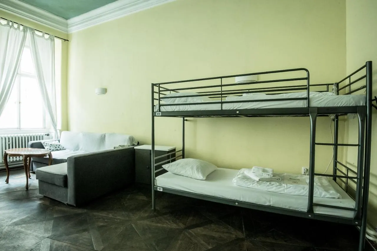 Charles Bridge Hostel & Apartments Прага