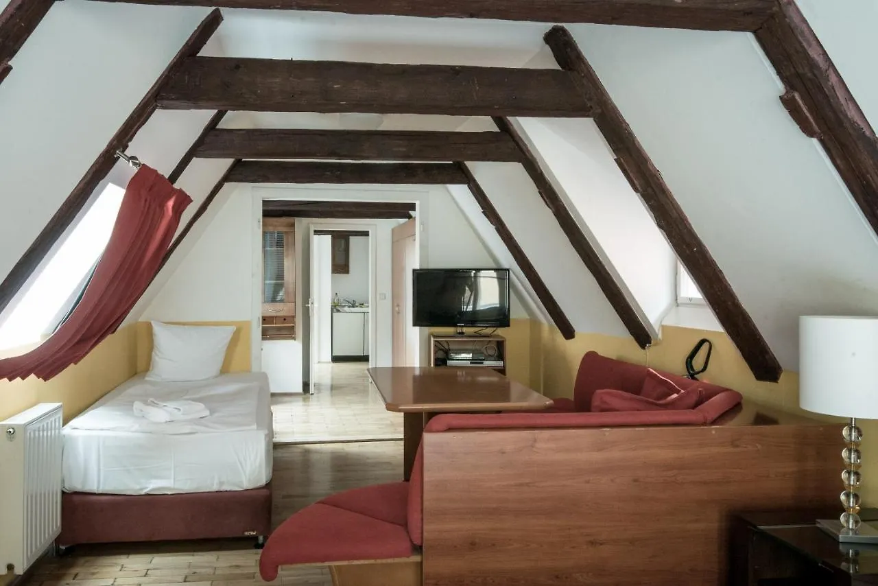 Charles Bridge Hostel & Apartments Prag Tjeckien