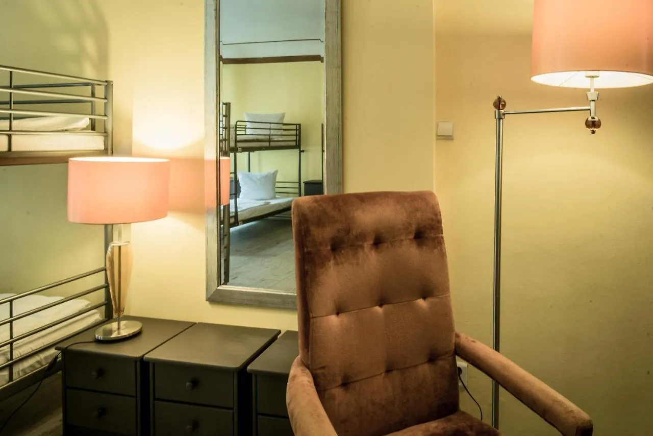 Charles Bridge Hostel & Apartments Прага