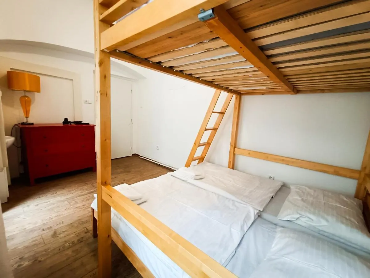 Charles Bridge Hostel & Apartments Prag