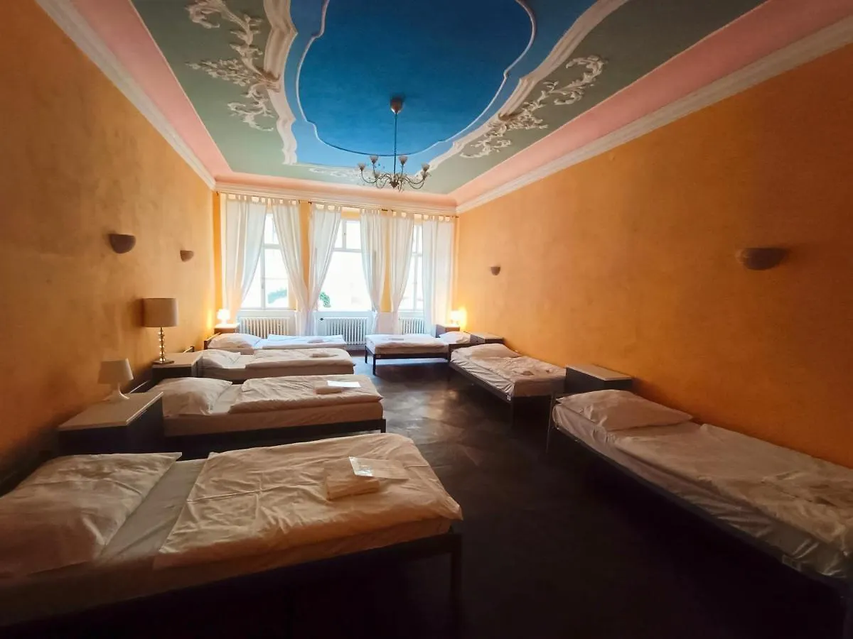 Charles Bridge Hostel & Apartments Prag 0*,