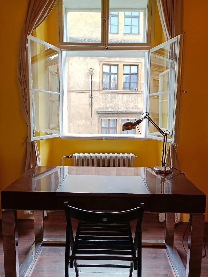 Charles Bridge Hostel & Apartments Prag 0*,