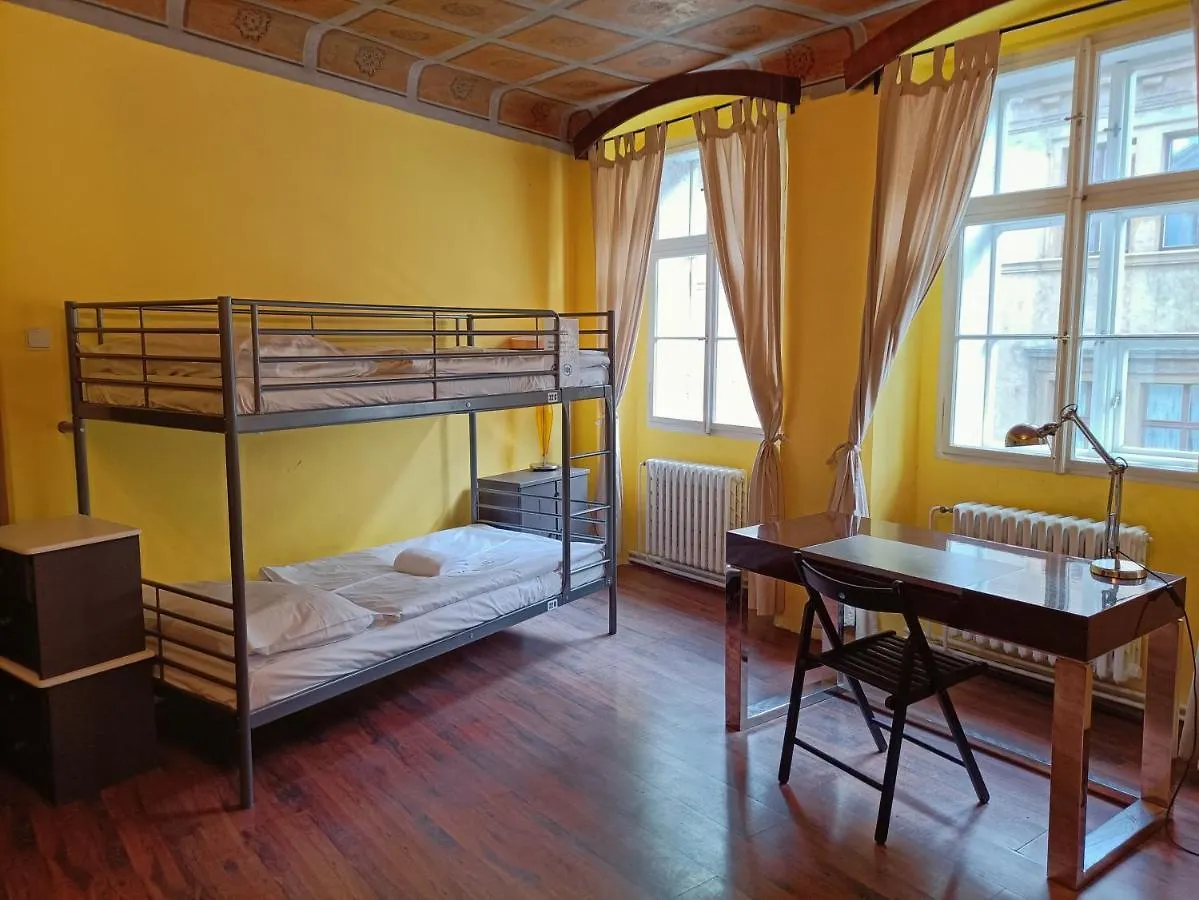 Charles Bridge Hostel & Apartments Prag 0*,  Tjeckien