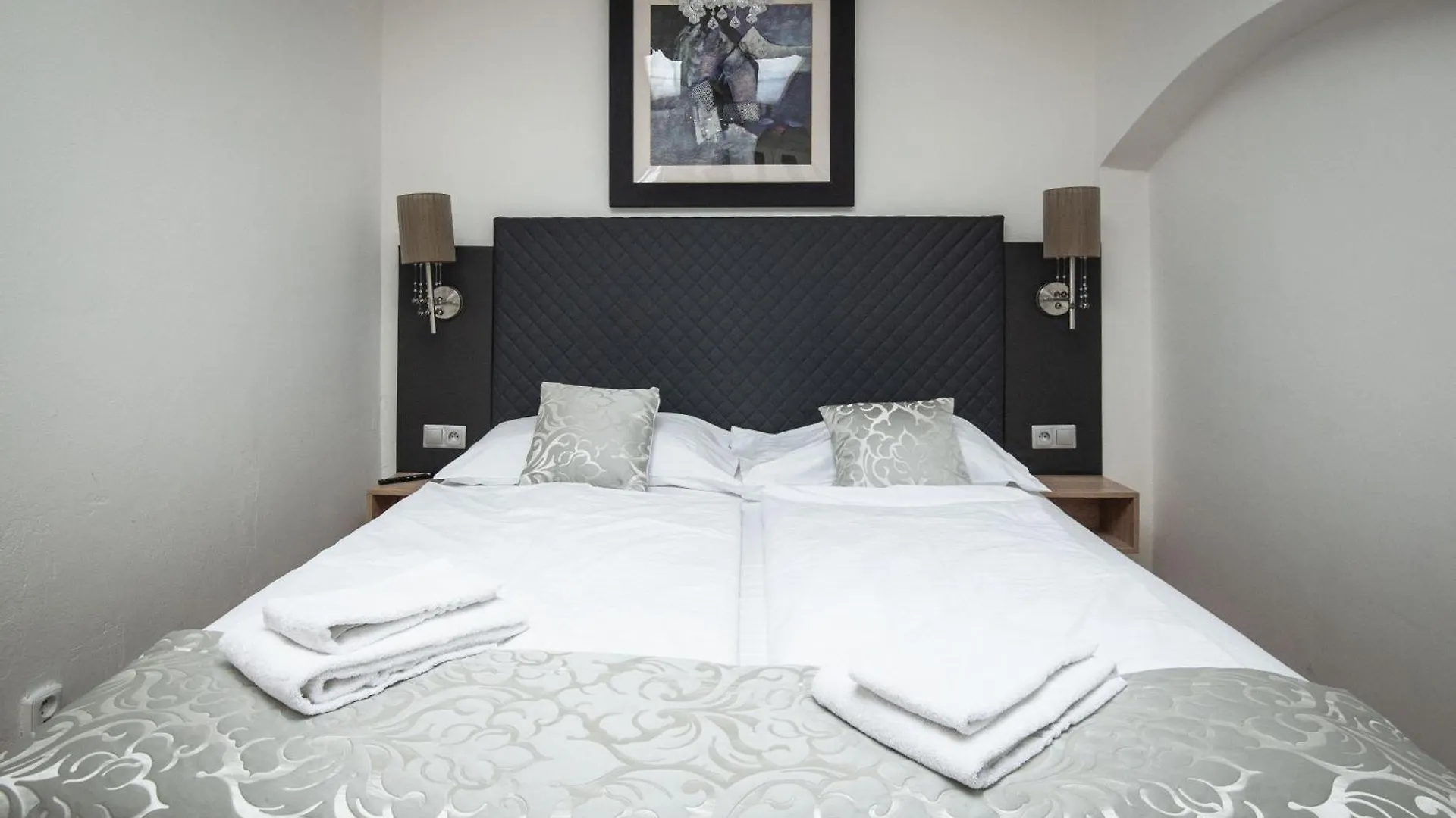 Charles Bridge Hostel & Apartments Prag