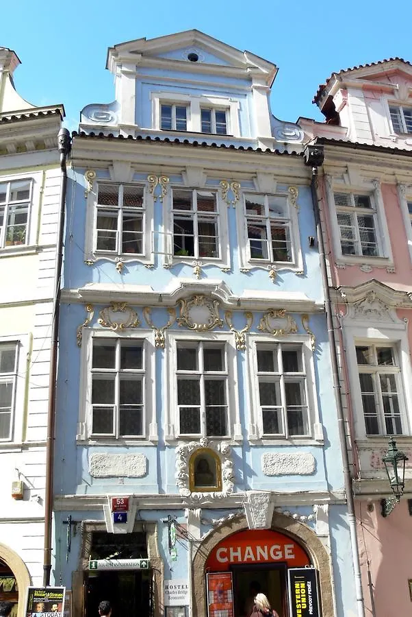 Charles Bridge Hostel & Apartments Прага